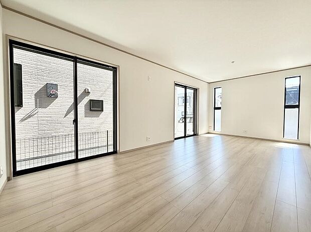 ■くつろぎと笑顔が集まる、心温まるリビング