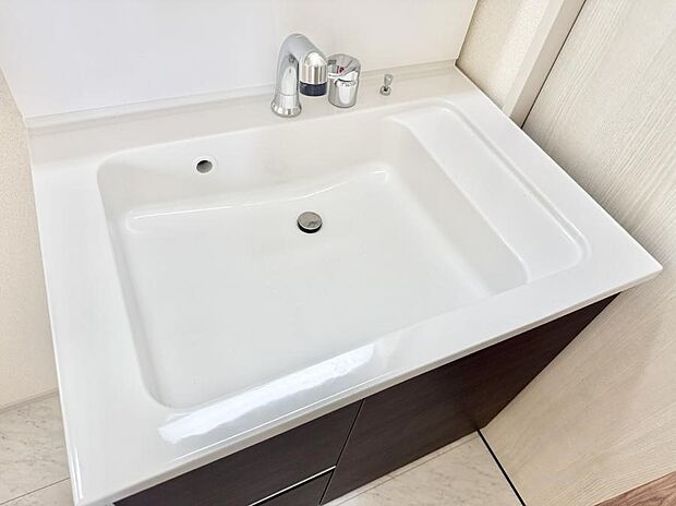 ■手洗いや顔を洗う時も快適に使える便利なシャワー