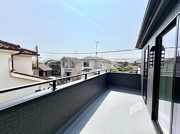 ■ 季節の移ろいを感じられる開放的な空間です