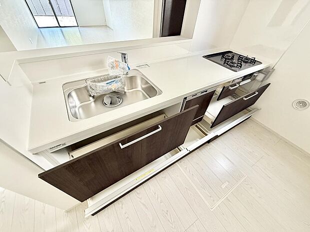 ■シンプルで機能的、毎日使いやすいキッチン