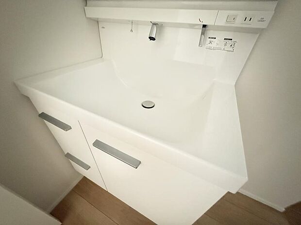 ■手洗いや顔を洗う時も快適に使える便利なシャワー