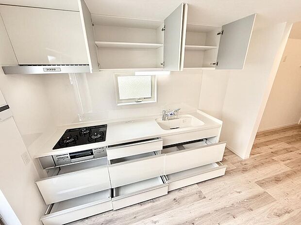 ■家族の絆を深める、温もりのあるキッチン