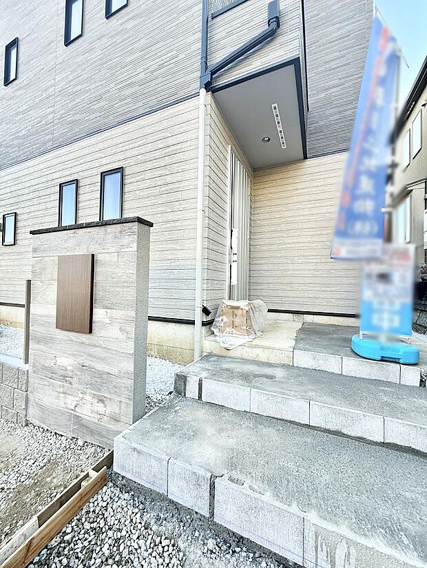 ■ 心地よい暮らしへとつながる、温かい玄関