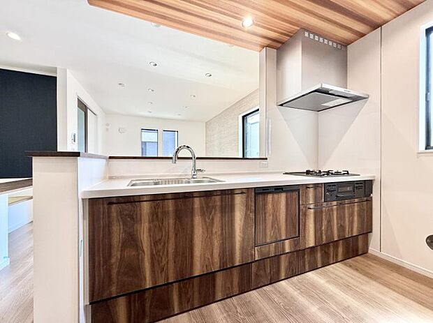 ■美味しい時間が生まれる、笑顔あふれるキッチン