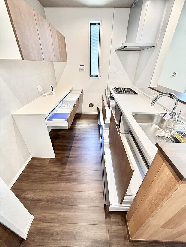 ■シンプルで機能的、毎日使いやすいキッチン