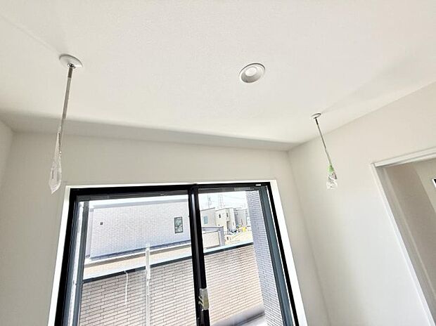 ■天候や時間を気にせず洗濯物を干せ、紫外線から衣類を守れます。