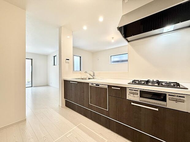 ■シンプルで機能的、毎日使いやすいキッチン