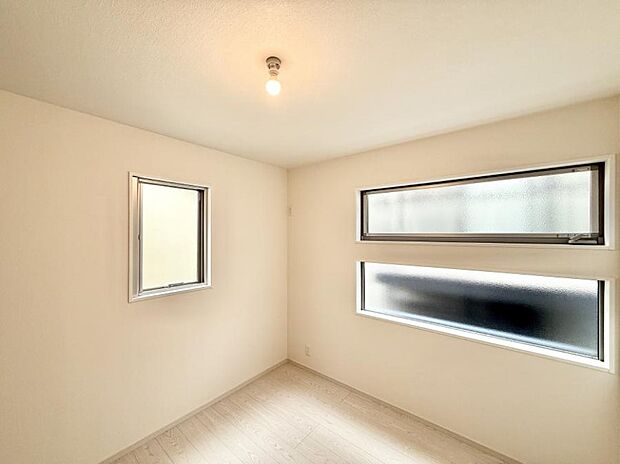 ■落ち着いた色合いのお部屋で穏やかな時間を楽しめます