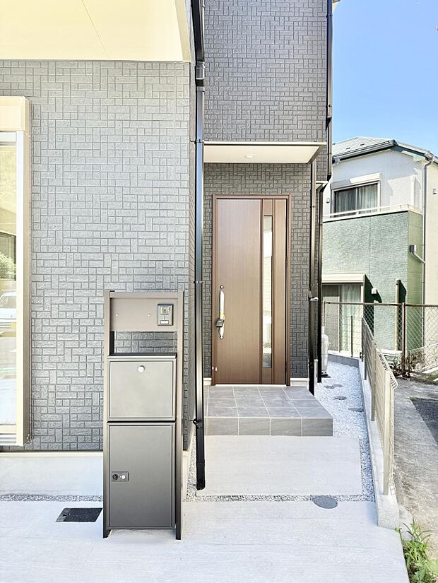 ■ 心地よい暮らしへとつながる、温かい玄関