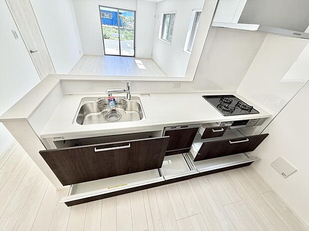 ■シンプルで機能的、毎日使いやすいキッチン