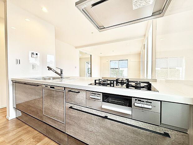 ■シンプルで美しく心地よい時間を生むキッチン空間