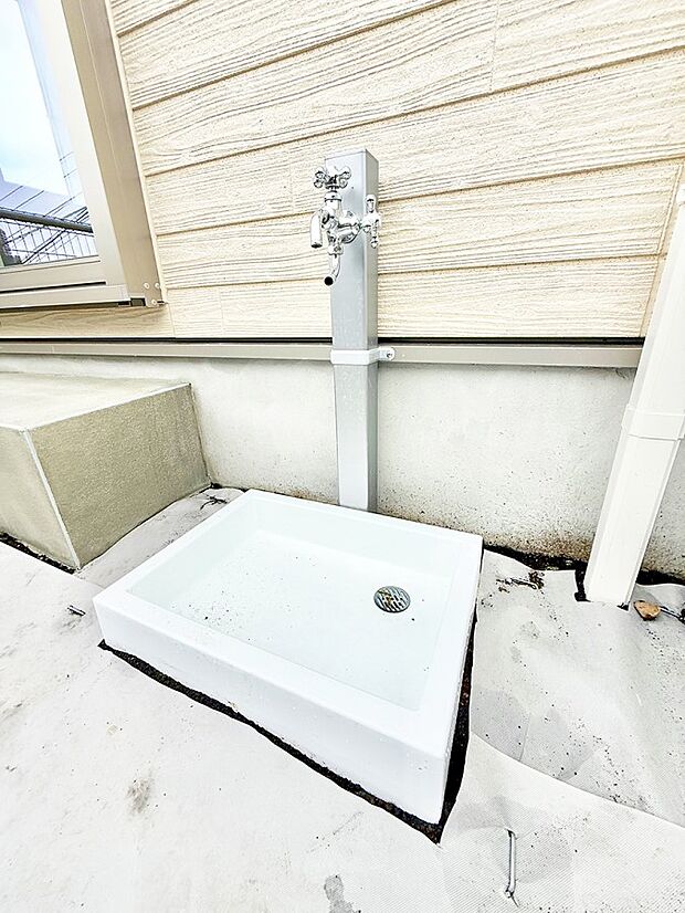 ■洗車もご自宅でできる便利な散水栓付き！  