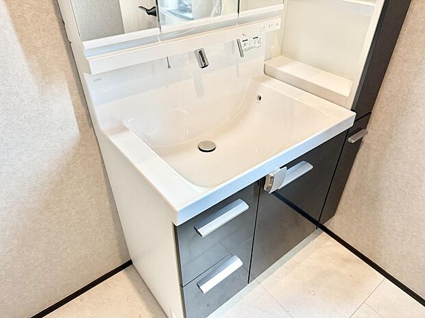 ■手洗いや顔を洗う時も快適に使える便利なシャワー