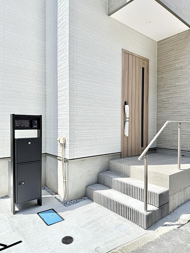 ■ 心地よい暮らしへとつながる、温かい玄関