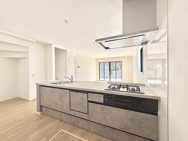 ■シンプルで機能的、毎日使いやすいキッチン