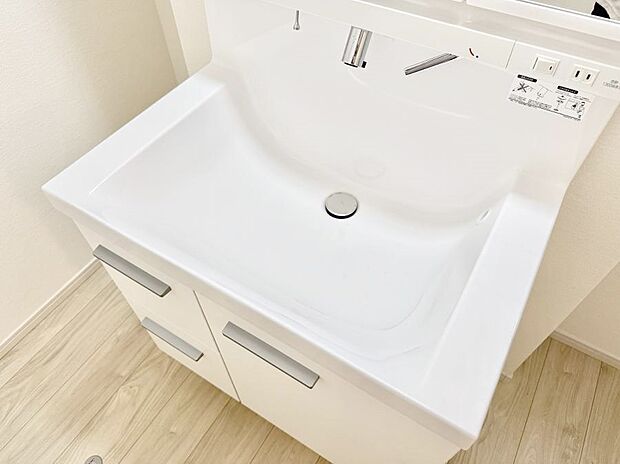 ■手洗いや顔を洗う時も快適に使える便利なシャワー