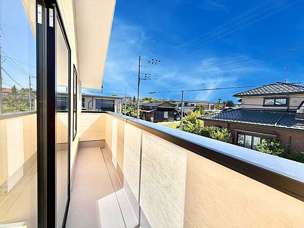 ■ 季節の移ろいを感じられる開放的な空間です