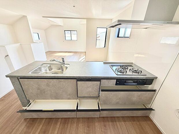 ■シンプルで機能的、毎日使いやすいキッチン