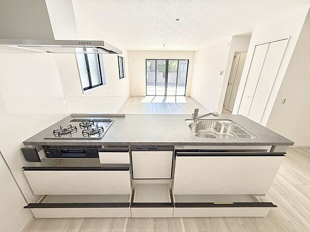 ■家族の絆を深める、温もりのあるキッチン