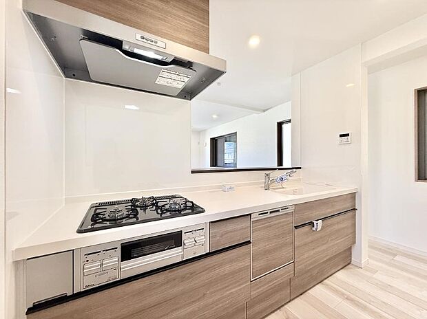 ■シンプルで機能的、毎日使いやすいキッチン