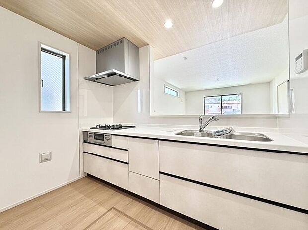 ■シンプルで機能的、毎日使いやすいキッチン