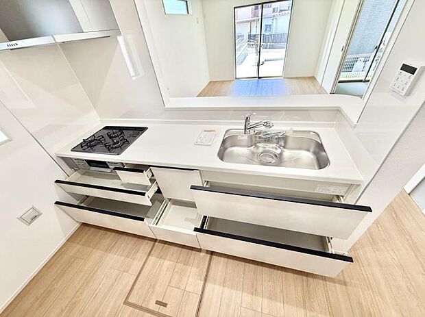 ■家族の絆を深める、温もりのあるキッチン