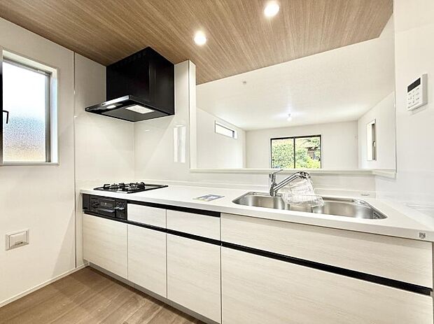 ■美味しい時間が生まれる、笑顔あふれるキッチン