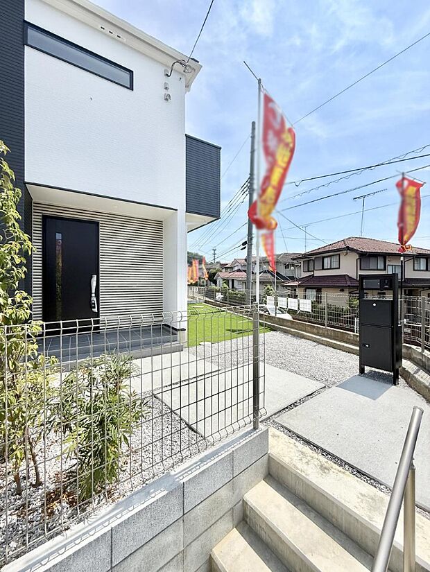 ■ 家族とゲストをやさしく迎える、心温まる玄関