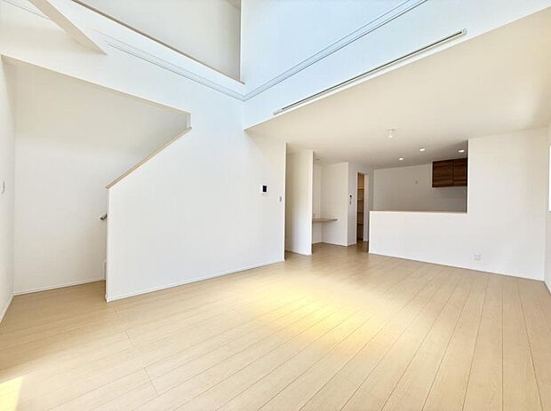 ■くつろぎと笑顔が集まる、心温まるリビング