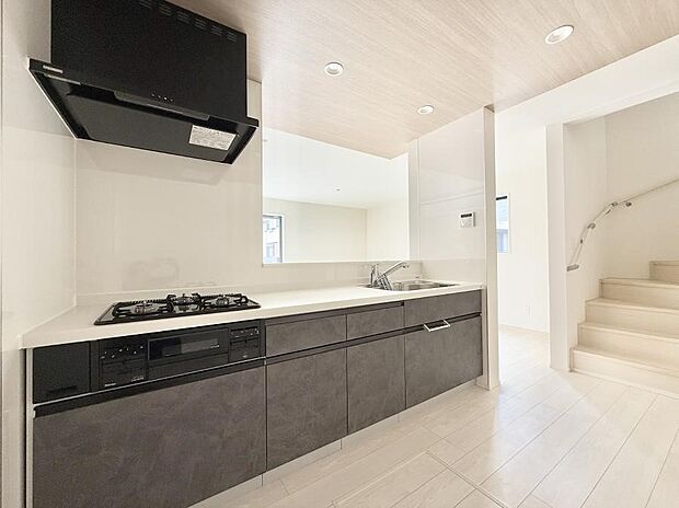 ■家族の絆を深める、温もりのあるキッチン