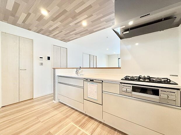 ■シンプルで美しく心地よい時間を生むキッチン空間