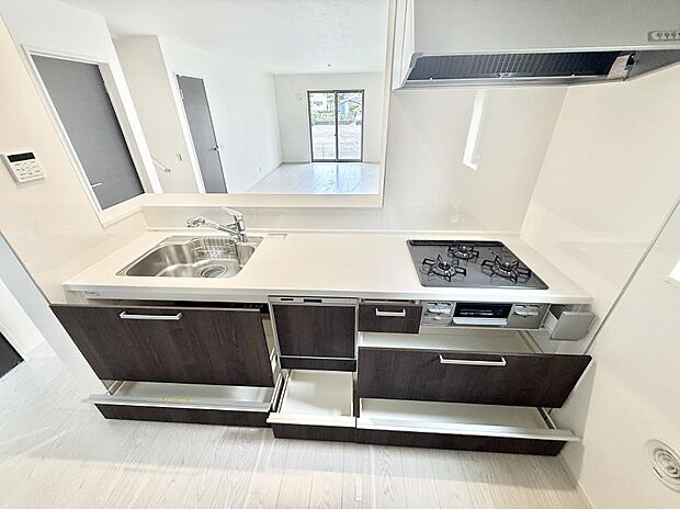 ■シンプルで機能的、毎日使いやすいキッチン