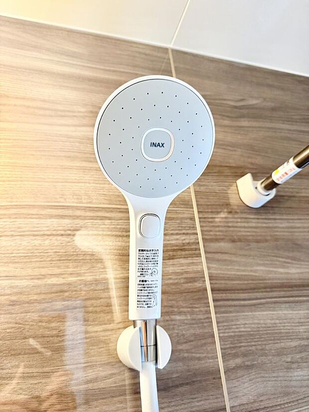 ■手元で簡単に止水できるため、水の無駄遣いを減らすことができます。