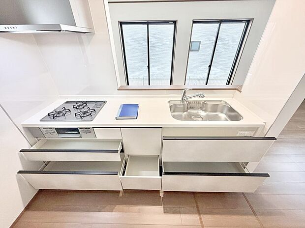 ■家族の絆を深める、温もりのあるキッチン