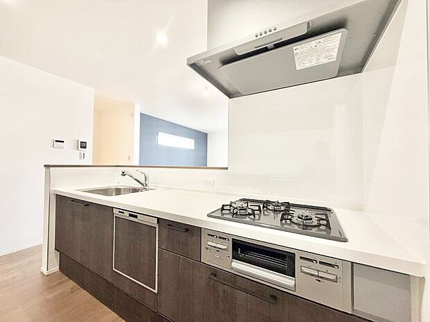 ■明るさと開放感たっぷりなキッチン！  