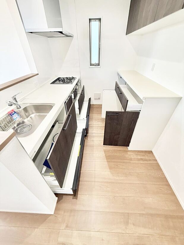 ■収納力豊富なシステムキッチンです!