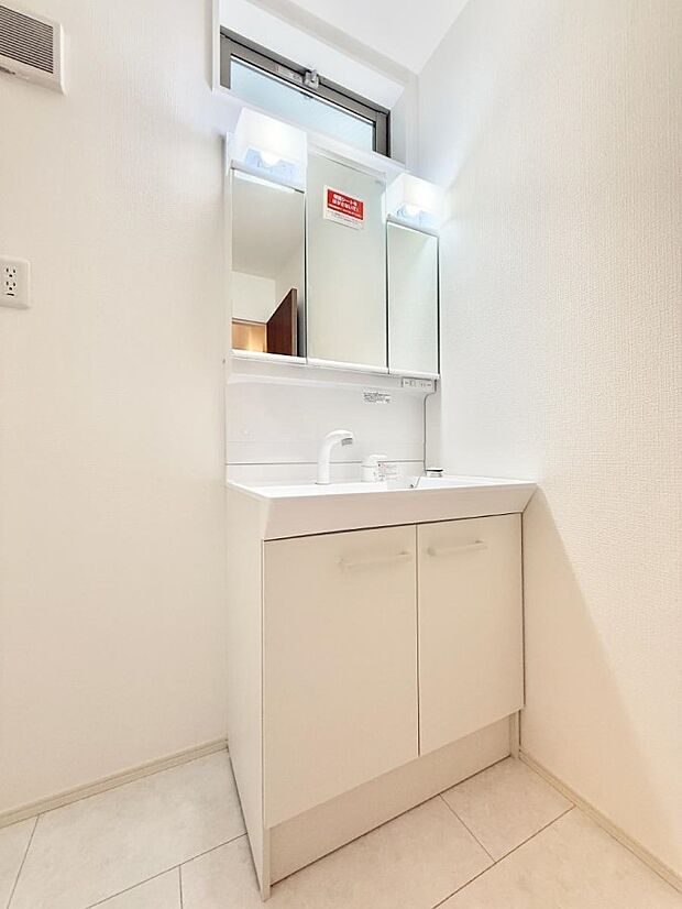 ■明るい洗面所は毎朝の歯磨きも楽しくできちゃいそうです  