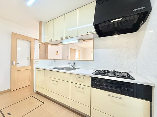 ■家族の絆を深める、温もりのあるキッチン