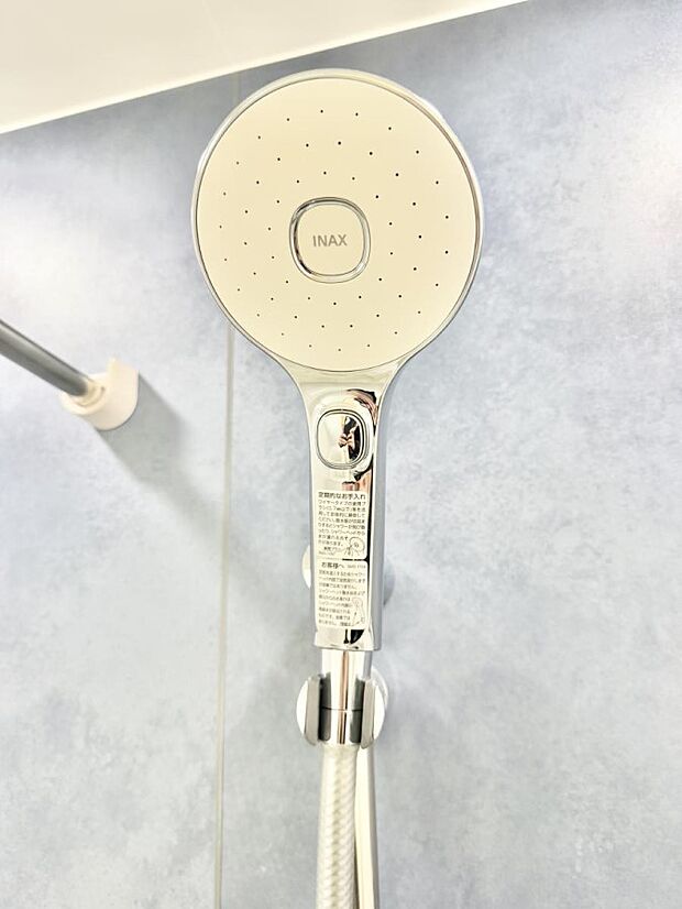 ■手元で簡単に止水できるため、水の無駄遣いを減らすことができます。