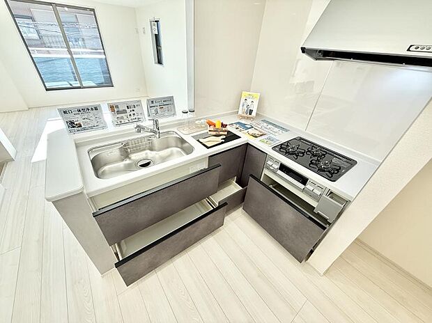 ■家族の絆を深める、温もりのあるキッチン