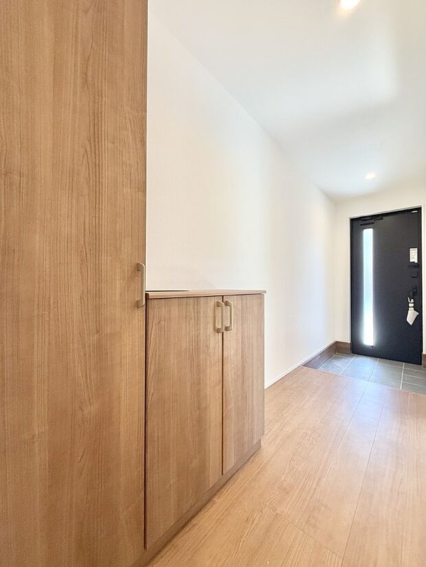 ■ 毎日を気持ちよく迎える、明るく温もりのある玄関