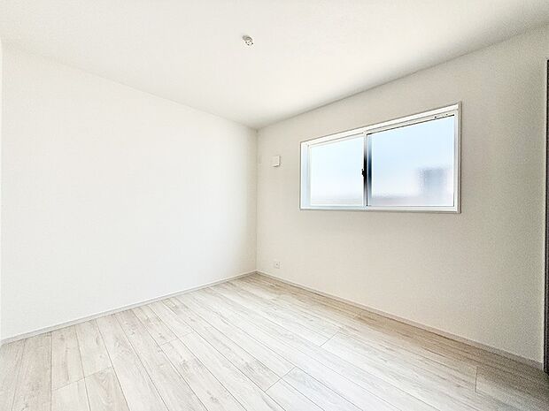 ■シンプルな空間で、収納付きベッドやデスクなど、多機能な家具を活用しやすいです