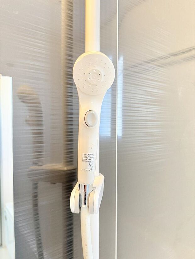 ■わざわざシャワー水栓のレバーまで手を伸ばす必要がなく、簡単に止水できる