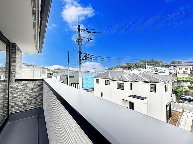 ■ 季節の移ろいを感じられる開放的な空間です