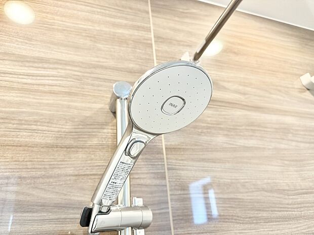 ■手元で簡単に止水できるため、水の無駄遣いを減らすことができます。