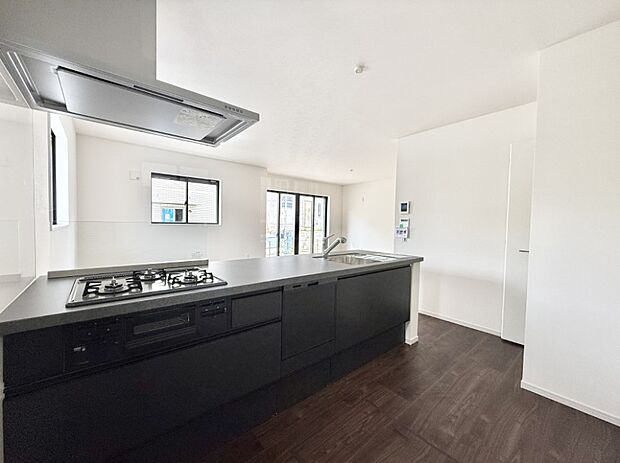 ■シンプルで機能的、毎日使いやすいキッチン