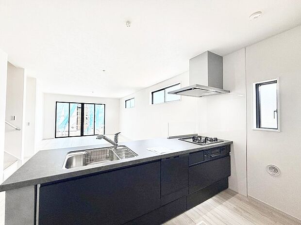 ■シンプルで機能的、毎日使いやすいキッチン