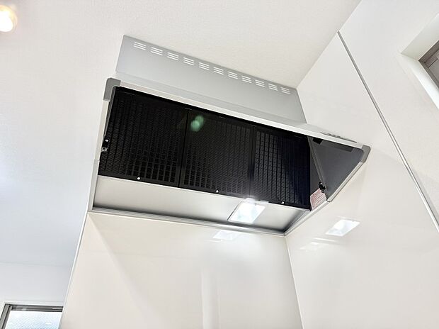 ■調理時の蒸気や匂いが換気扇に誘導され、効率的に排煙ができます。