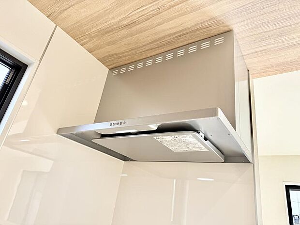 ■調理時の蒸気や匂いが換気扇に誘導され、効率的に排煙ができます。