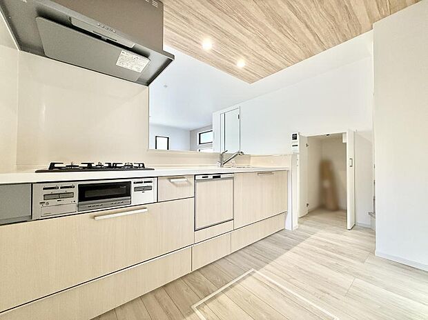 ■シンプルで機能的、毎日使いやすいキッチン